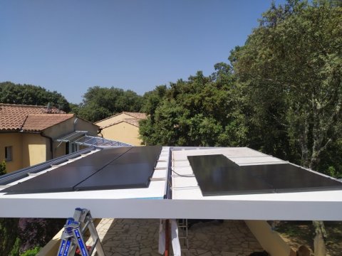 carport solaire photovoltaïque à Lattes