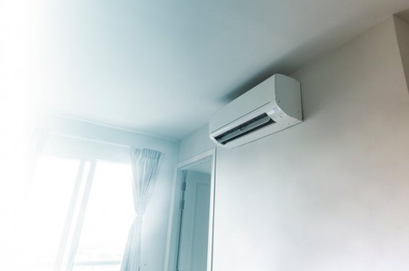 Qui peut installer une climatisation réversible ?