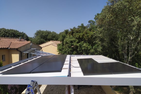 pergola, carport, abri solaire photovoltaïque installateur RGE à Lattes